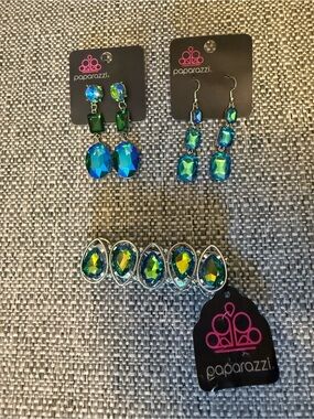 NWT 3 Piece Paparazzi Emerald Aurora Crystal Jewelry Set - Green/Blue